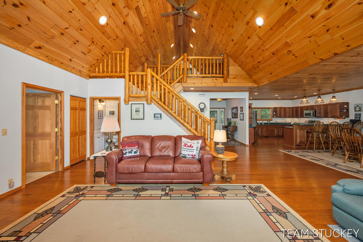 8583 N Homestead Circle Property Photo 8