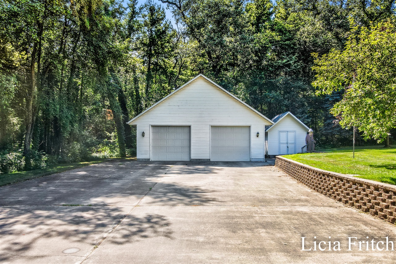 6421 Durham Road Property Photo 4
