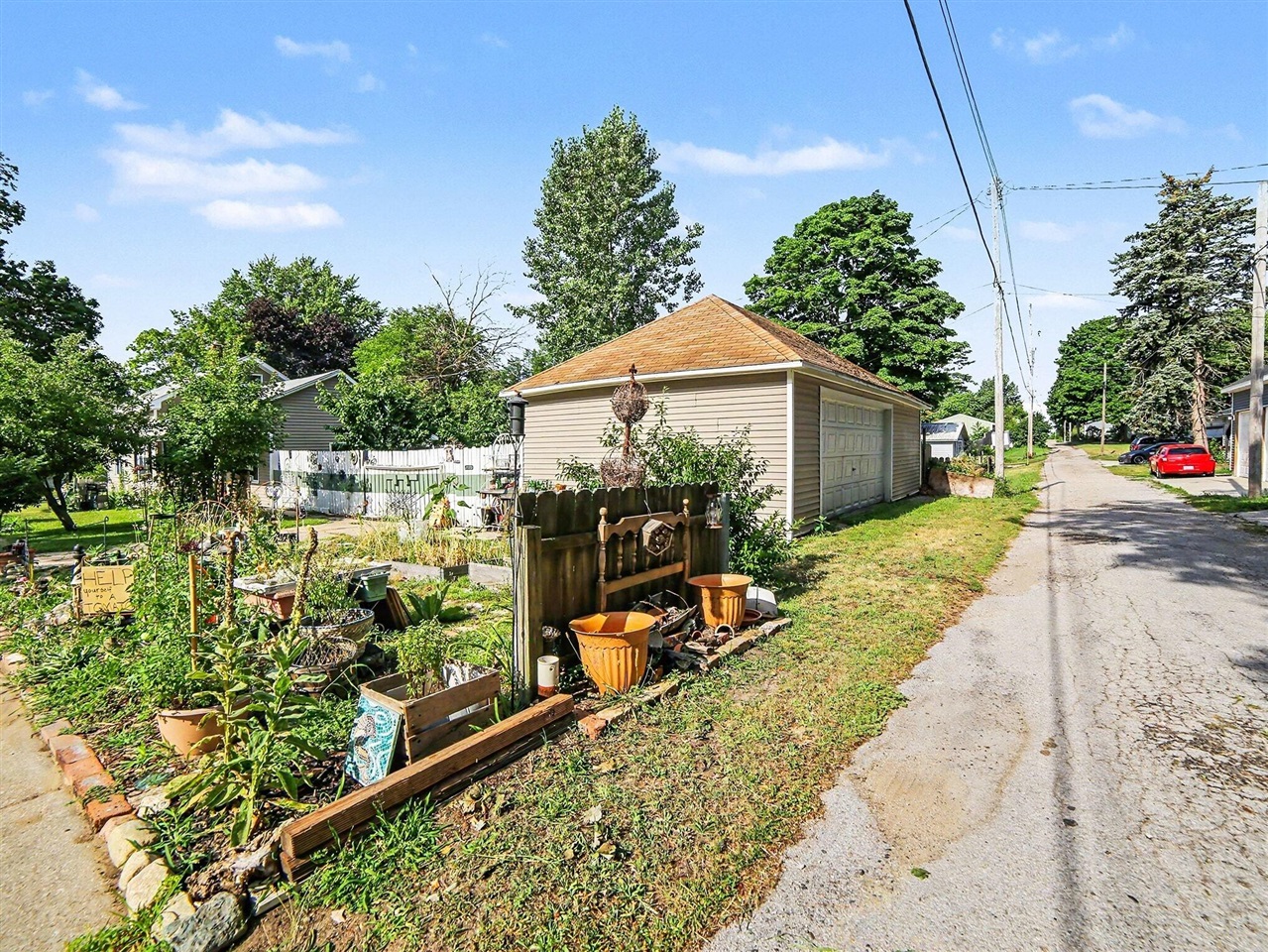 215 E Melendy Street Property Photo 22