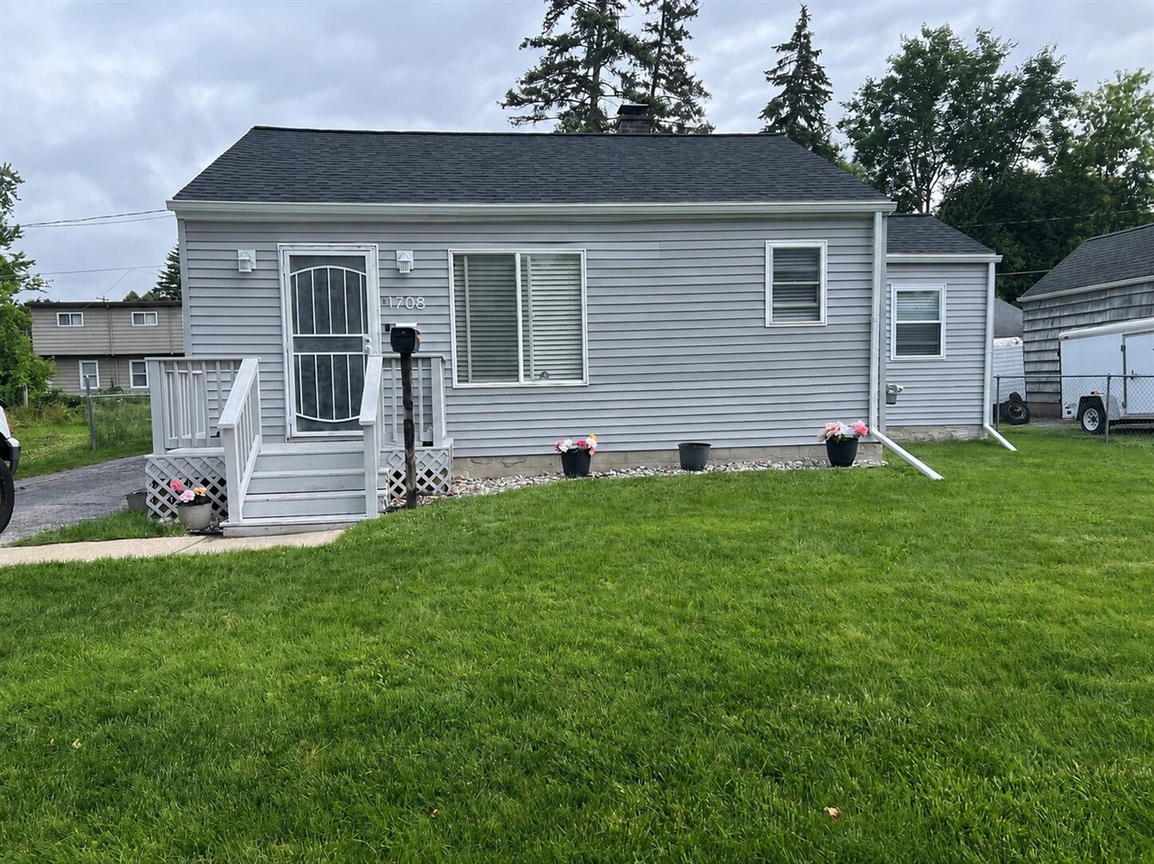 1708 Division Street Property Photo 1