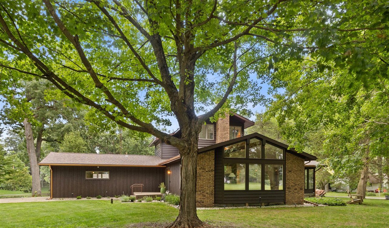 69115 Oakwood Drive Property Photo 1