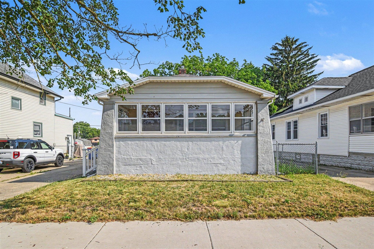 735 Eleanor Street Property Photo 1