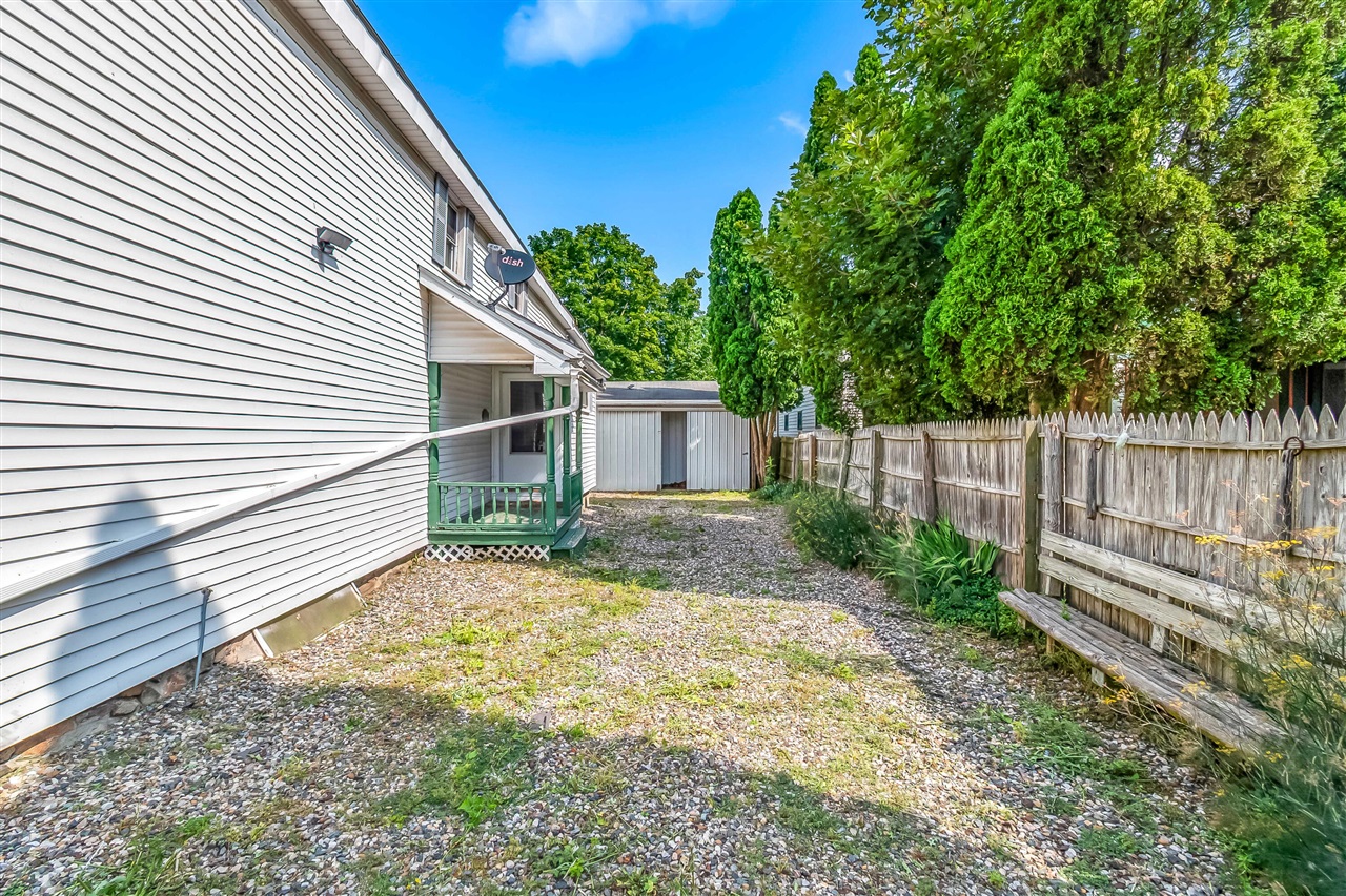118 W Chicago Road Property Photo 3
