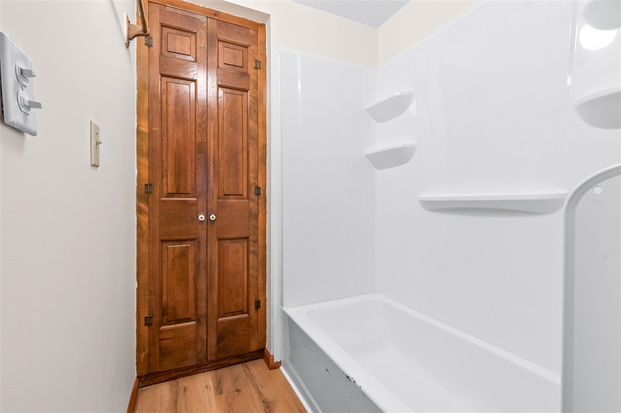 118 W Chicago Road Property Photo 28