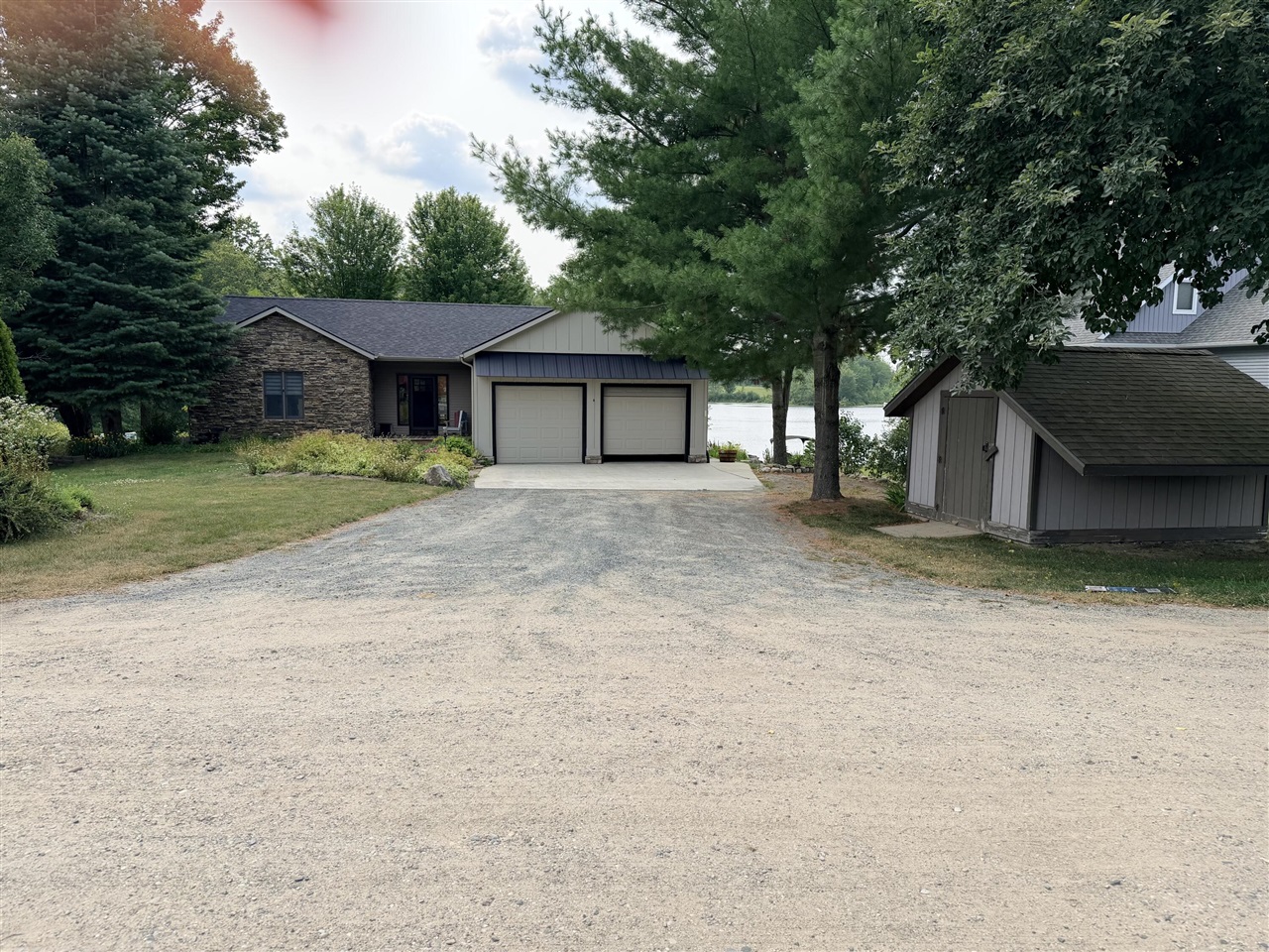16155 Birchwood Drive Property Photo 2