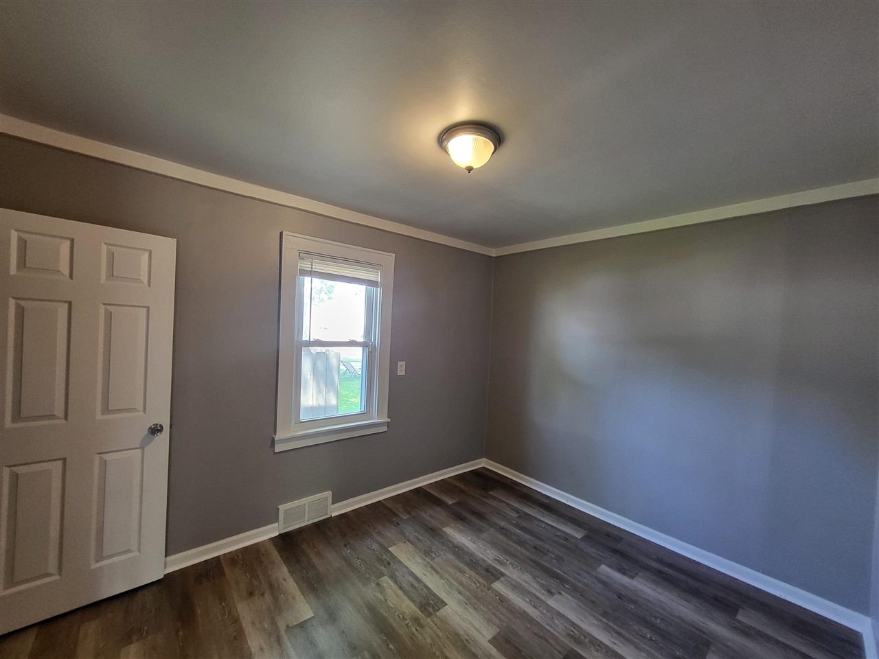 23077 Piper Avenue Property Photo 6