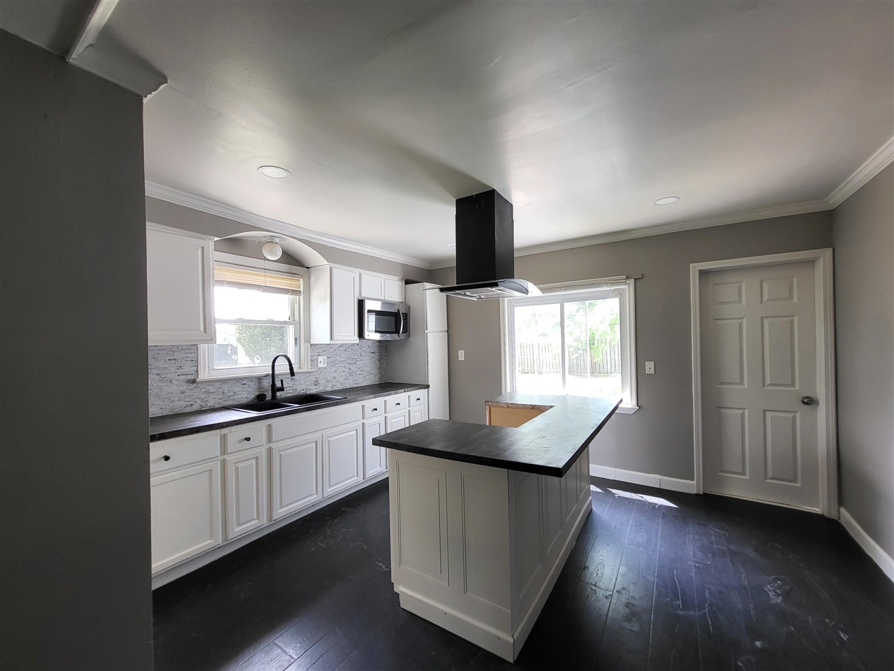 23077 Piper Avenue Property Photo 8