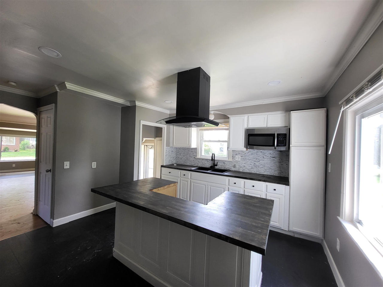 23077 Piper Avenue Property Photo 9