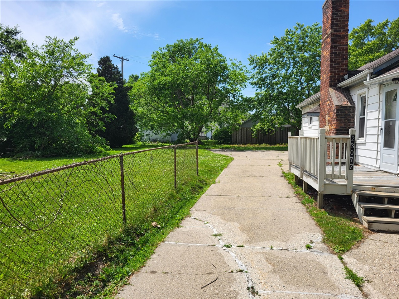 23077 Piper Avenue Property Photo 12