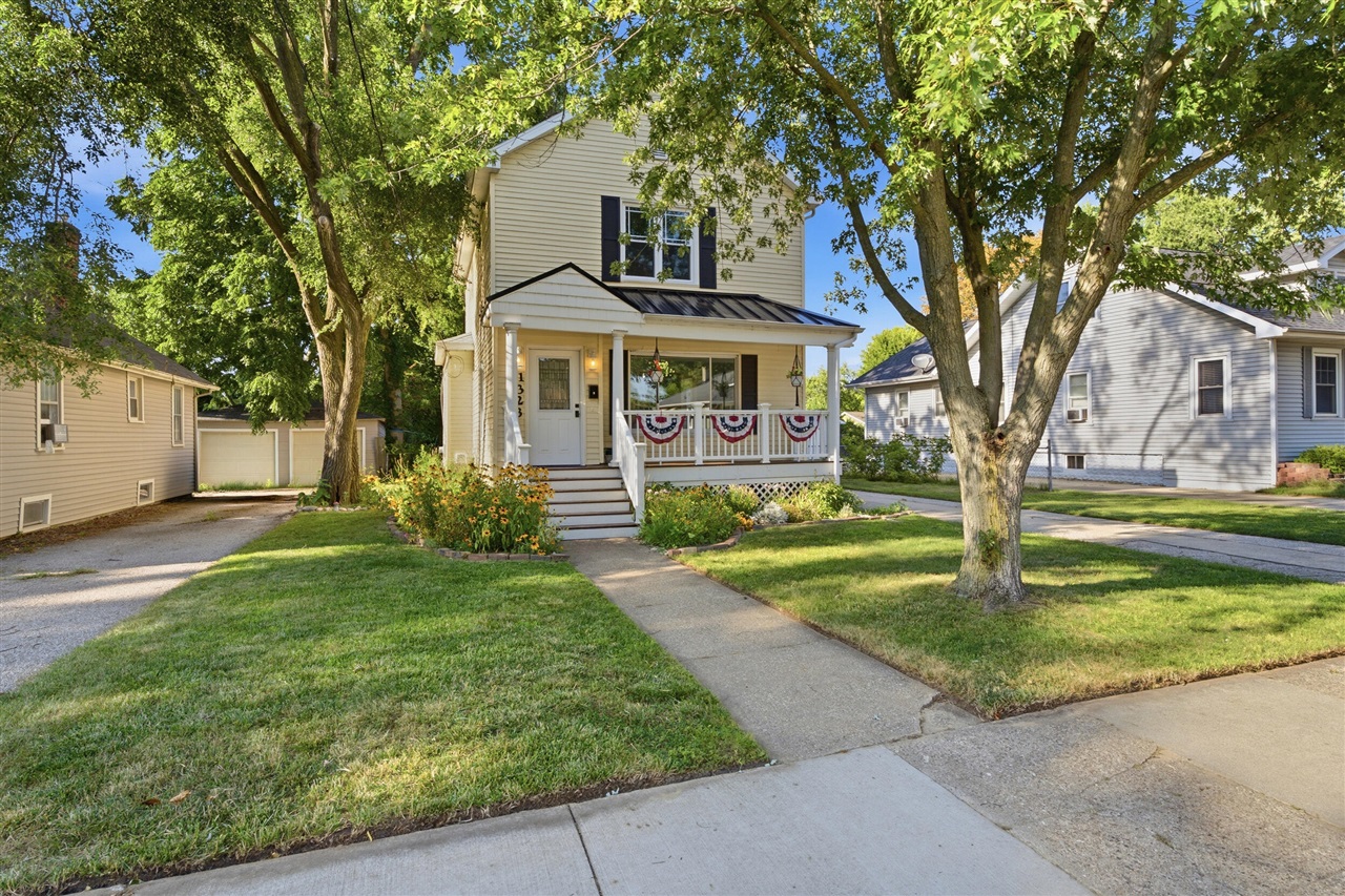 1323 Wolcott Avenue Property Photo 1