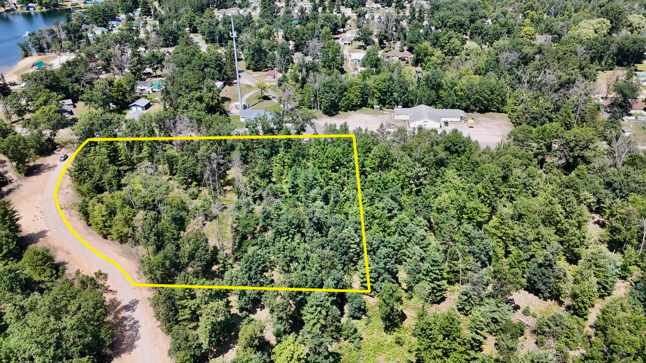 002 E Greenwood Road Property Photo 1