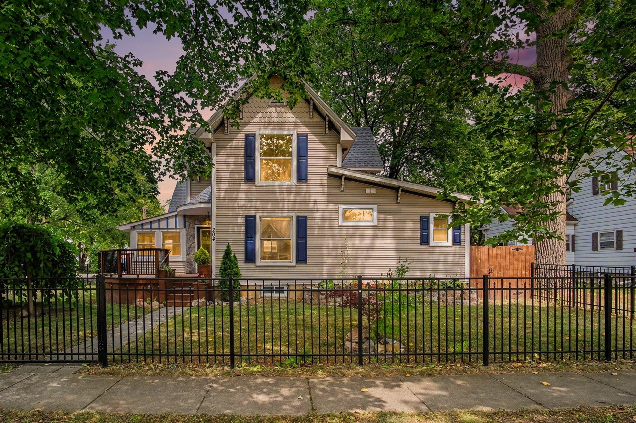 204 Jackson Street Property Photo 1