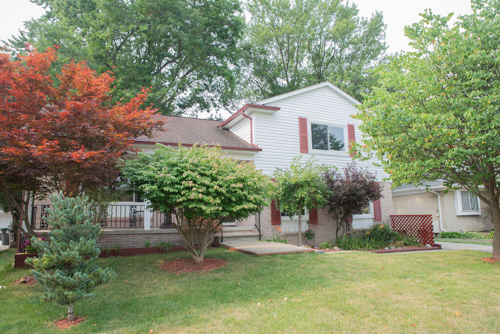 26177 Kinyon Street Property Photo 1