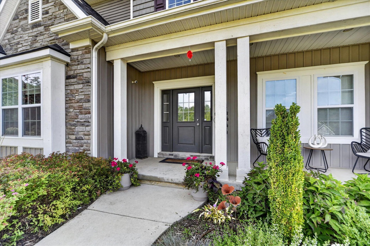 7982 Donegal Court Property Photo 2