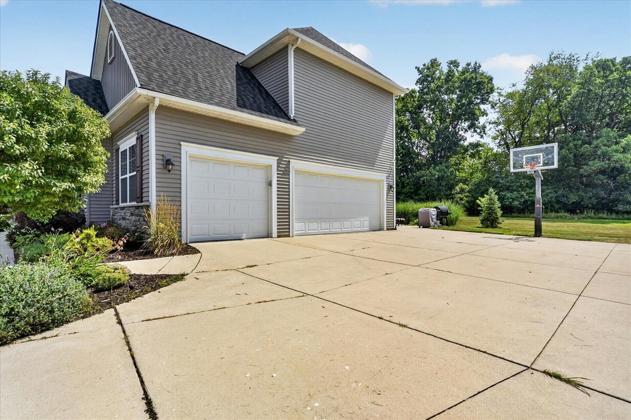 7982 Donegal Court Property Photo 34