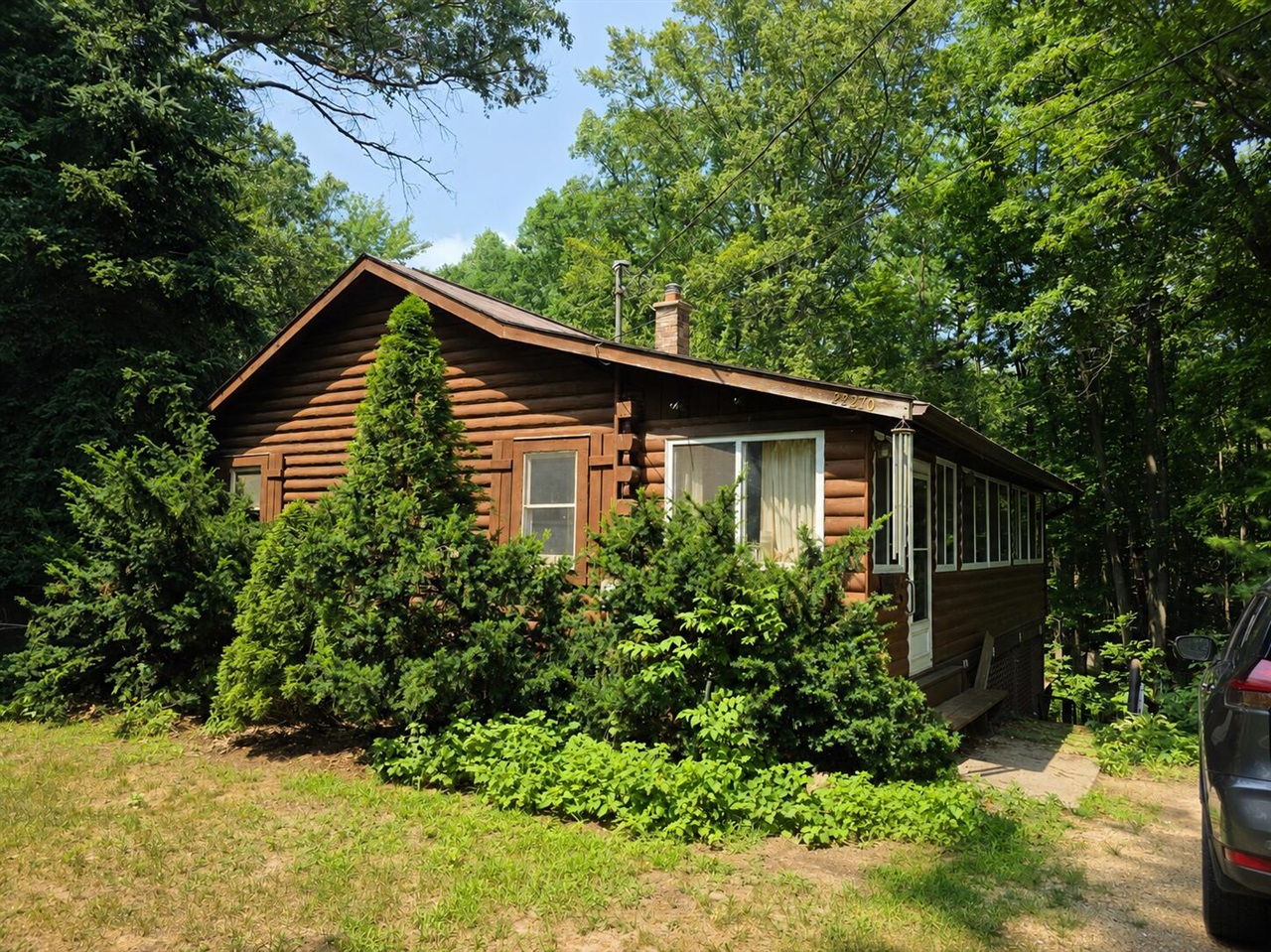 22270 W Kendaville Road Property Photo 1