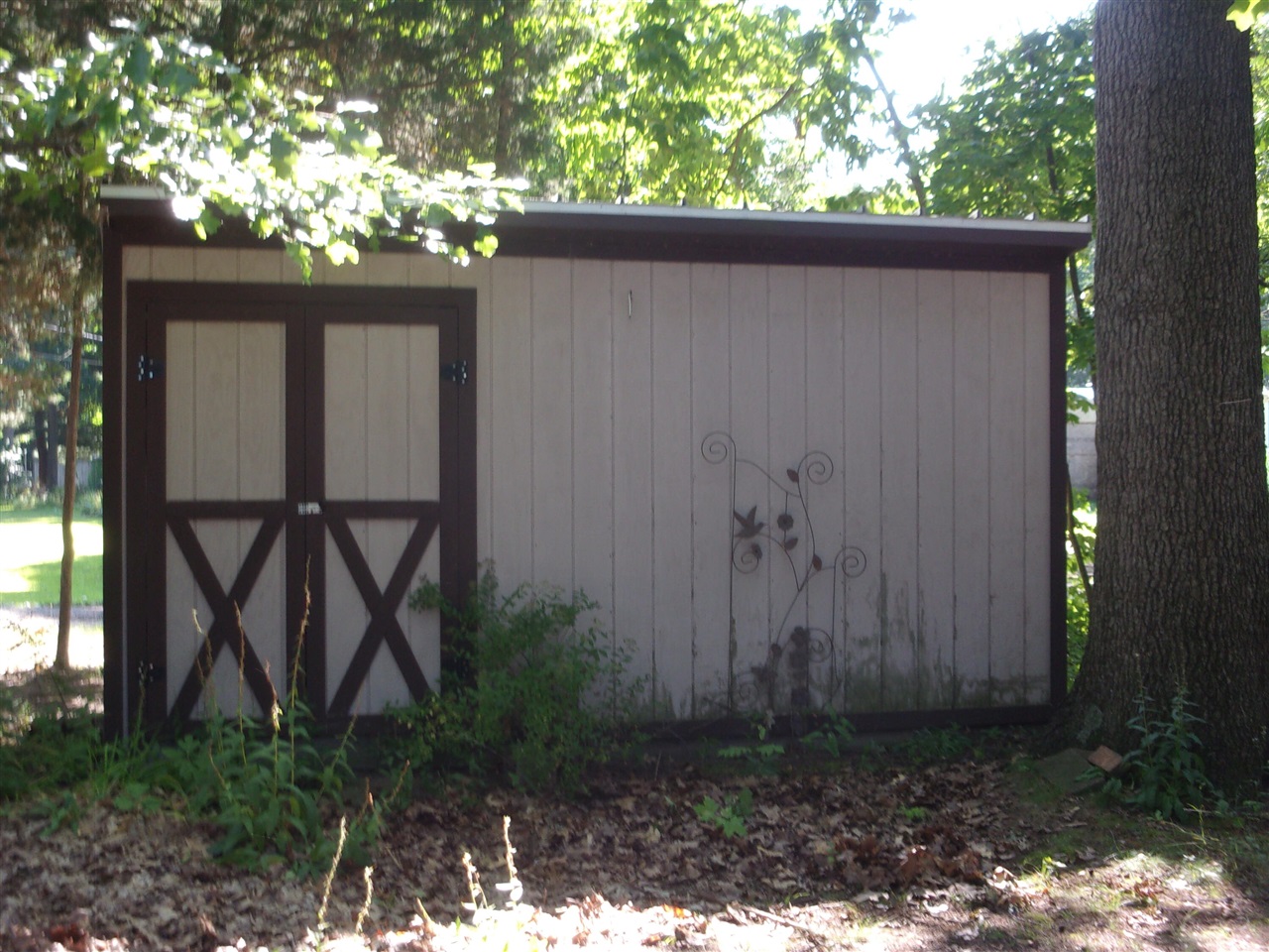58978 Lakeshore Drive Property Photo 3