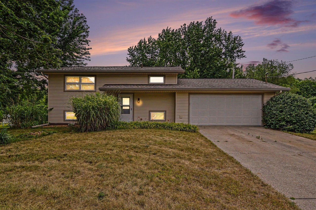 2785 Eaman Road Property Photo 1