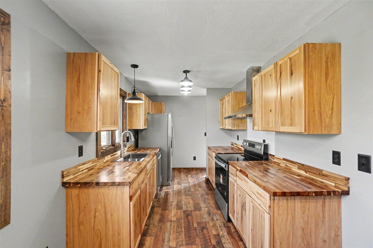 6918 S Saddler Road Property Photo 7