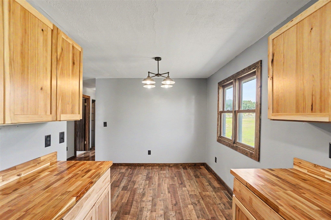 6918 S Saddler Road Property Photo 8