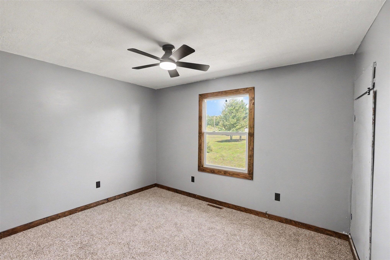 6918 S Saddler Road Property Photo 10