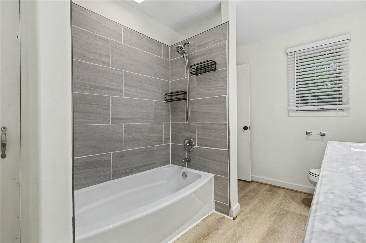 17700 Thornapple Drive Property Photo 21