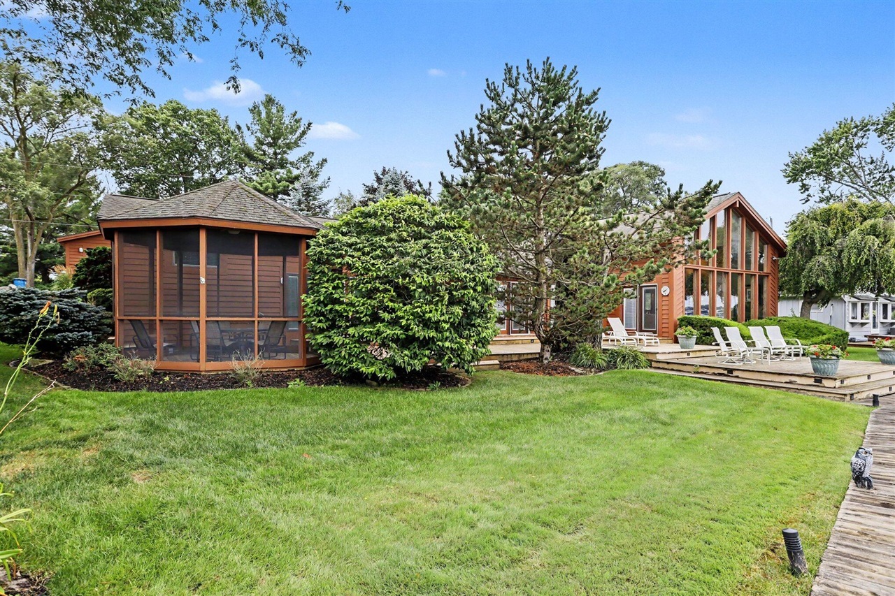 4271 Pickerel Cove Road Property Photo 1