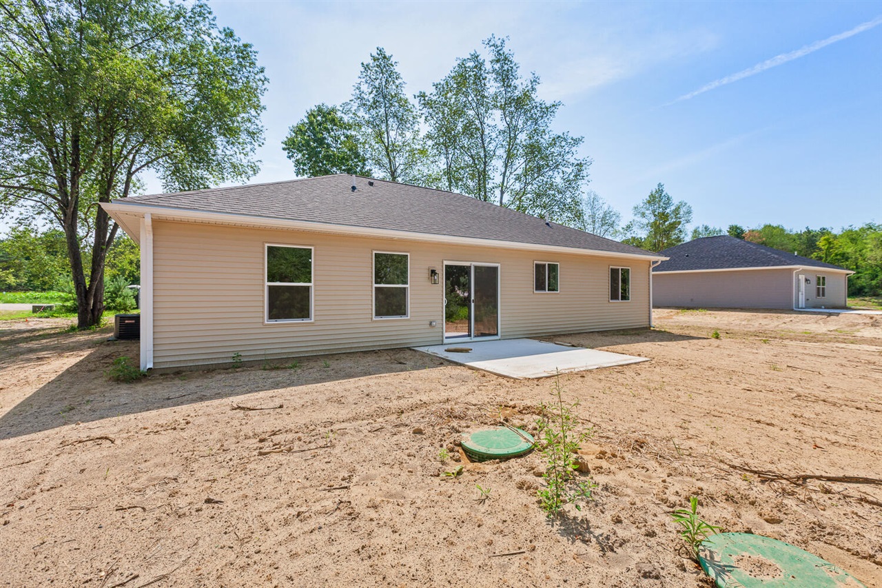 2771 Gady Pines Drive Property Photo 3