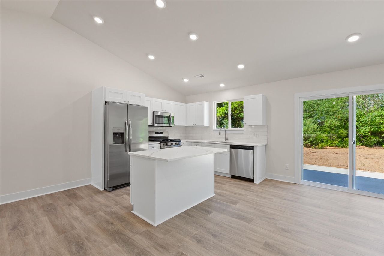 2771 Gady Pines Drive Property Photo 4