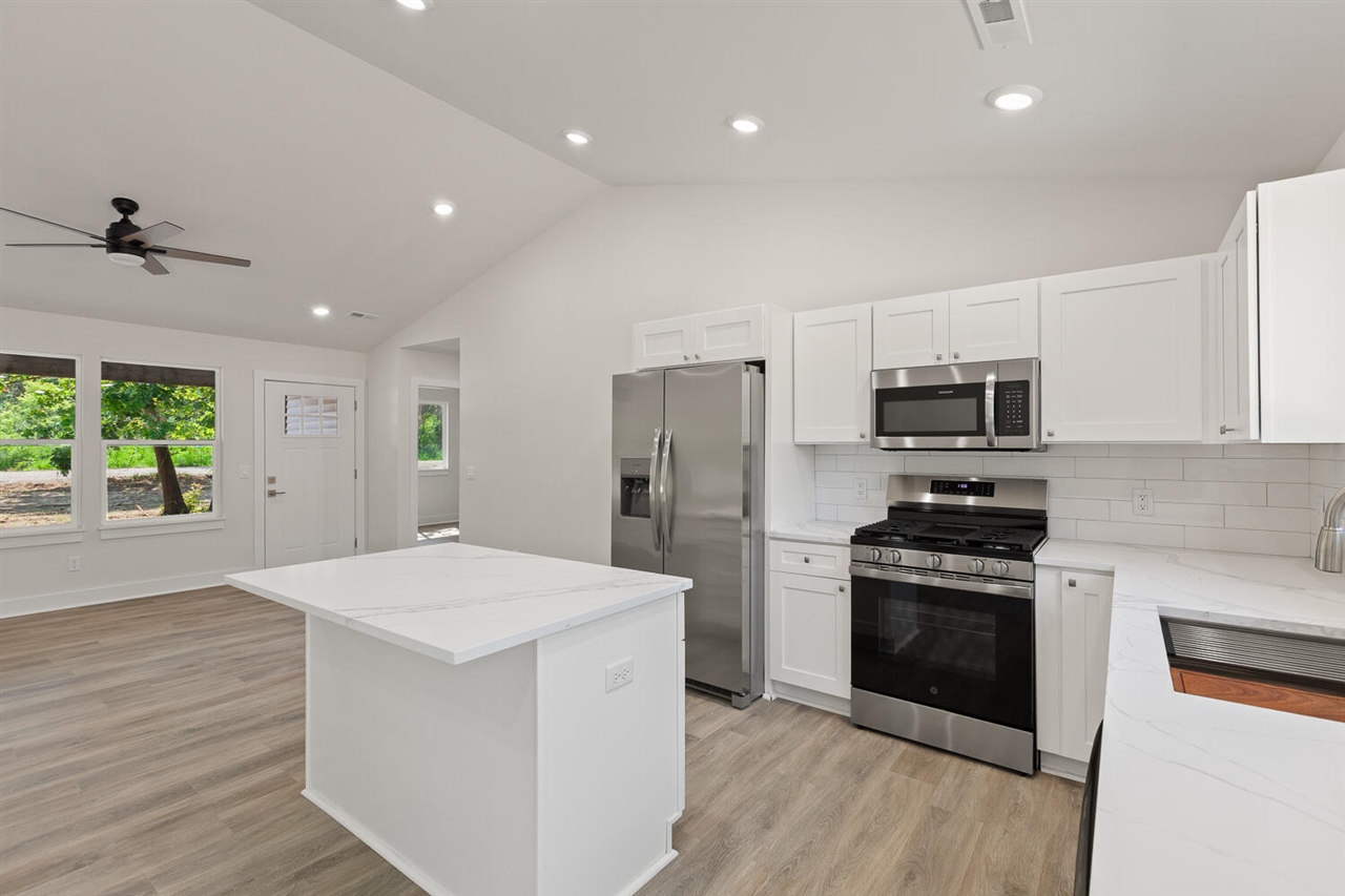 2771 Gady Pines Drive Property Photo 8