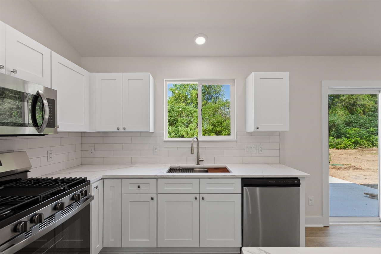 2771 Gady Pines Drive Property Photo 10