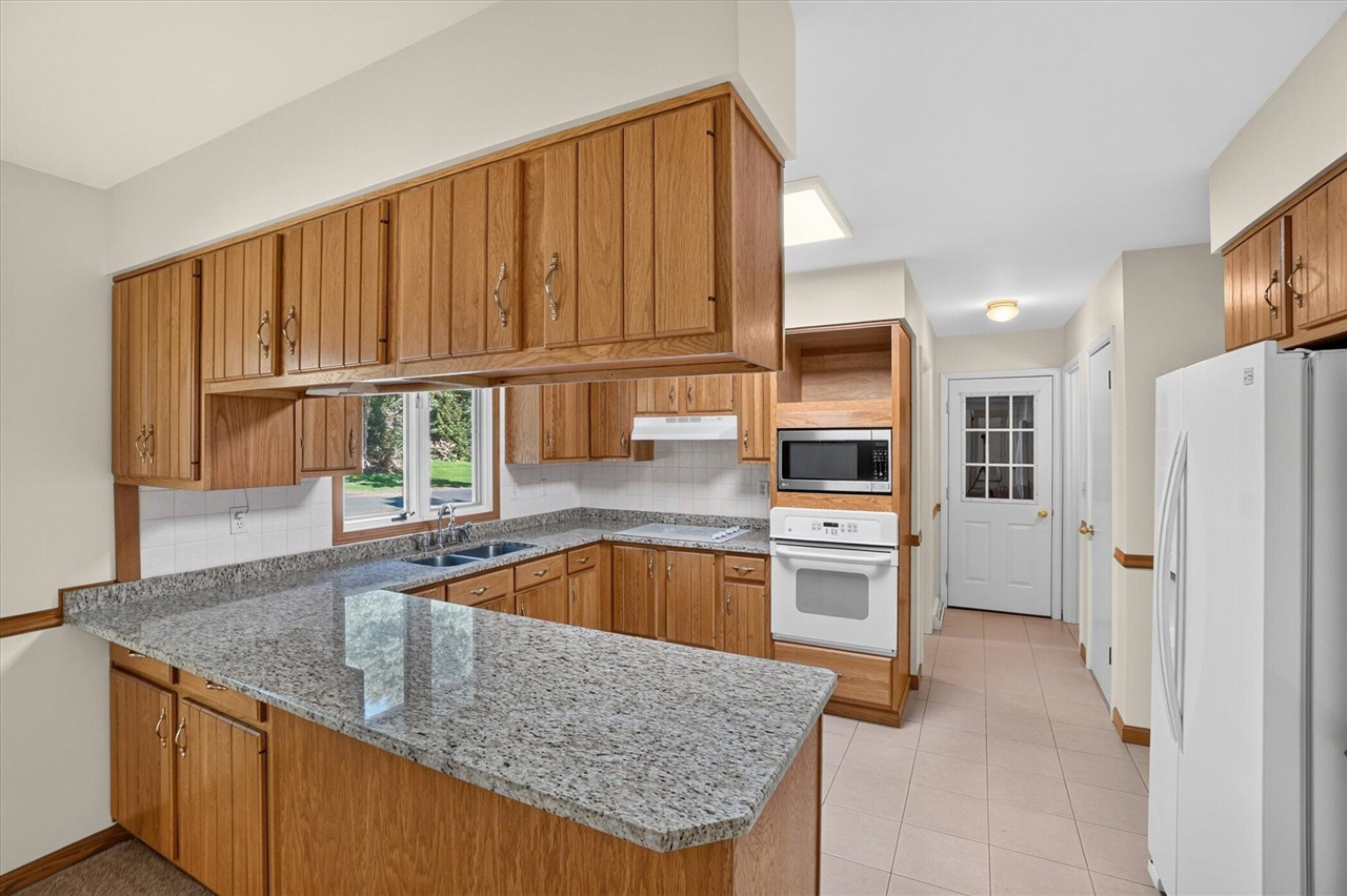 8047 Oak Hill Drive Property Photo 11