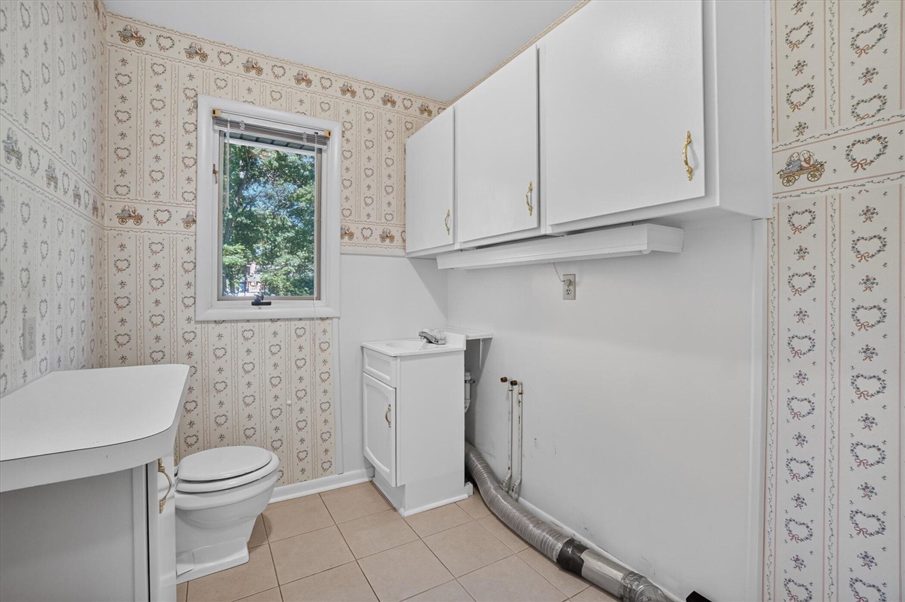 8047 Oak Hill Drive Property Photo 12