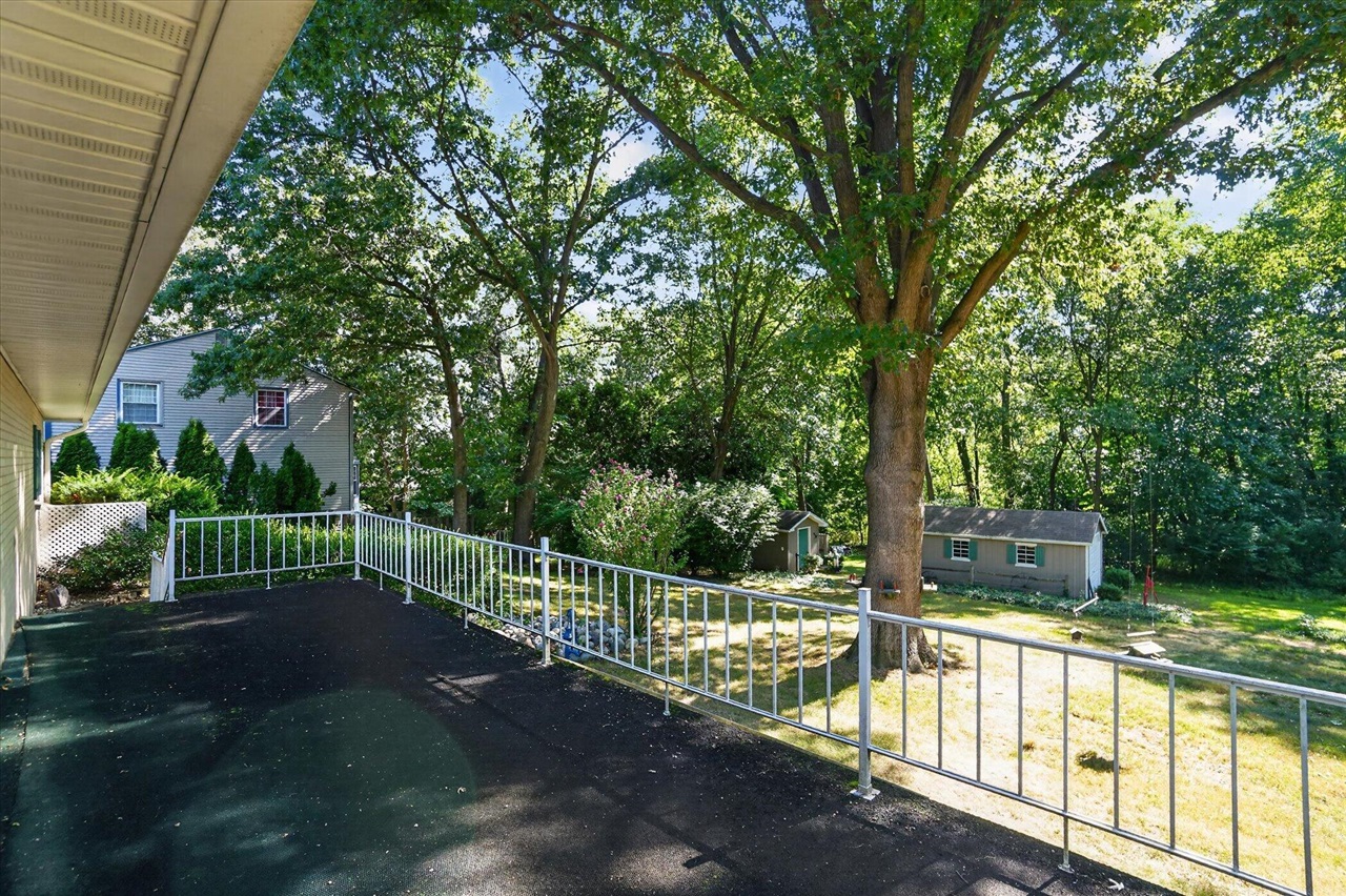 8047 Oak Hill Drive Property Photo 16