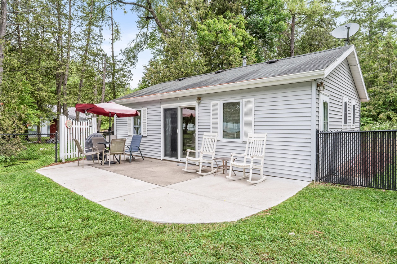 5790 Birch Drive Property Photo 1
