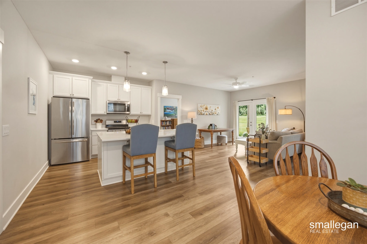 2382 Watertown Way Property Photo 5
