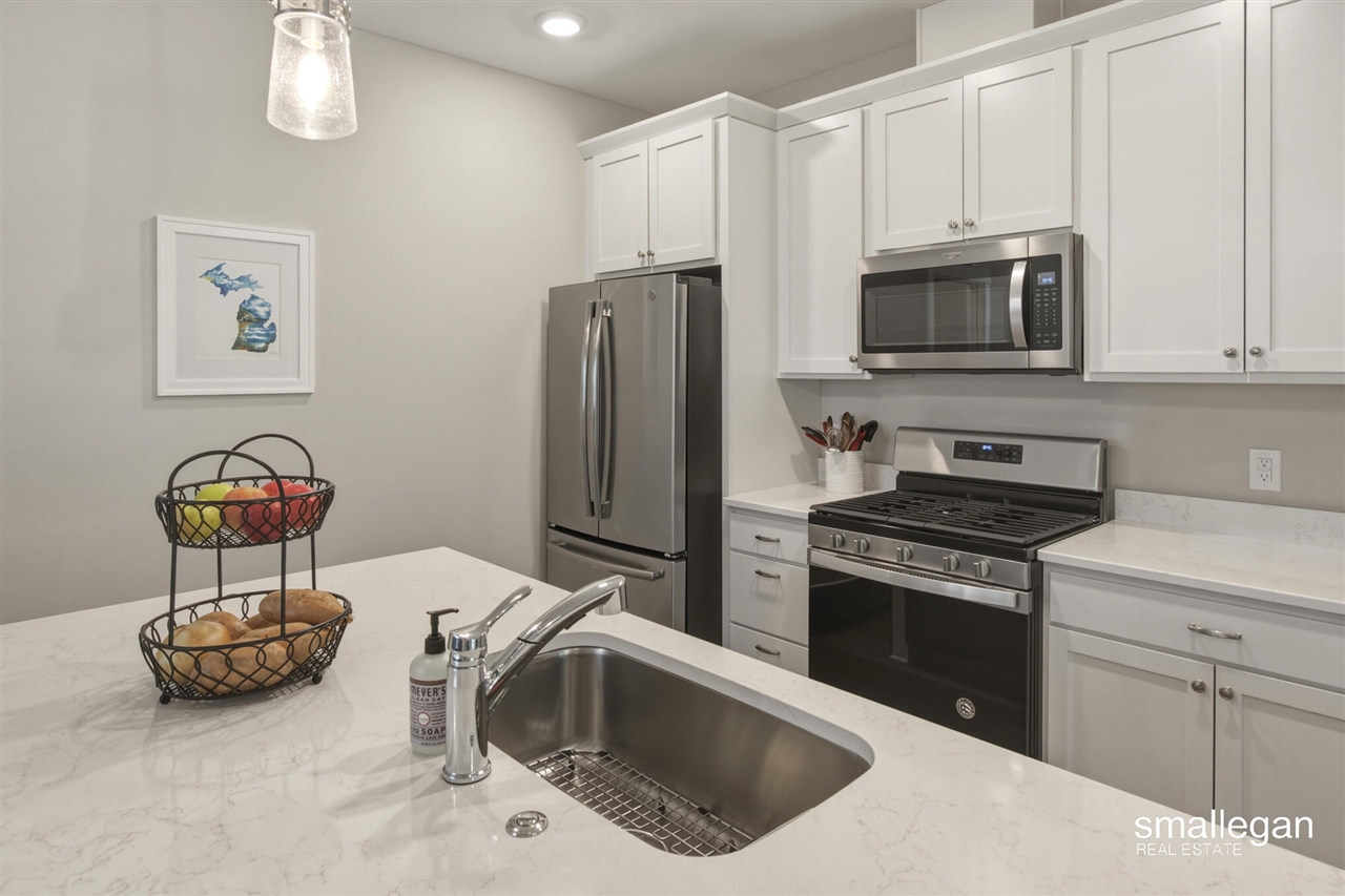 2382 Watertown Way Property Photo 6