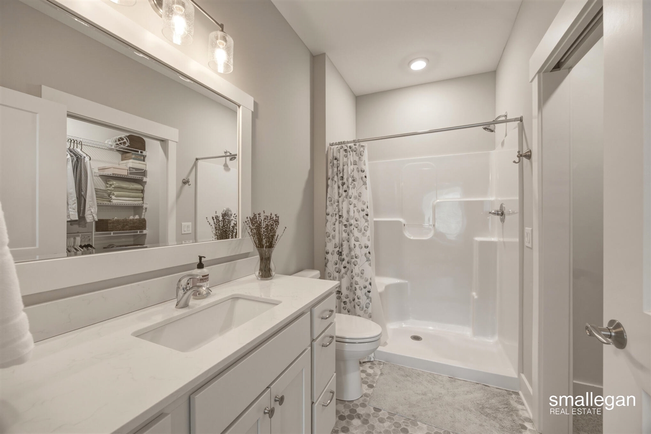 2382 Watertown Way Property Photo 17
