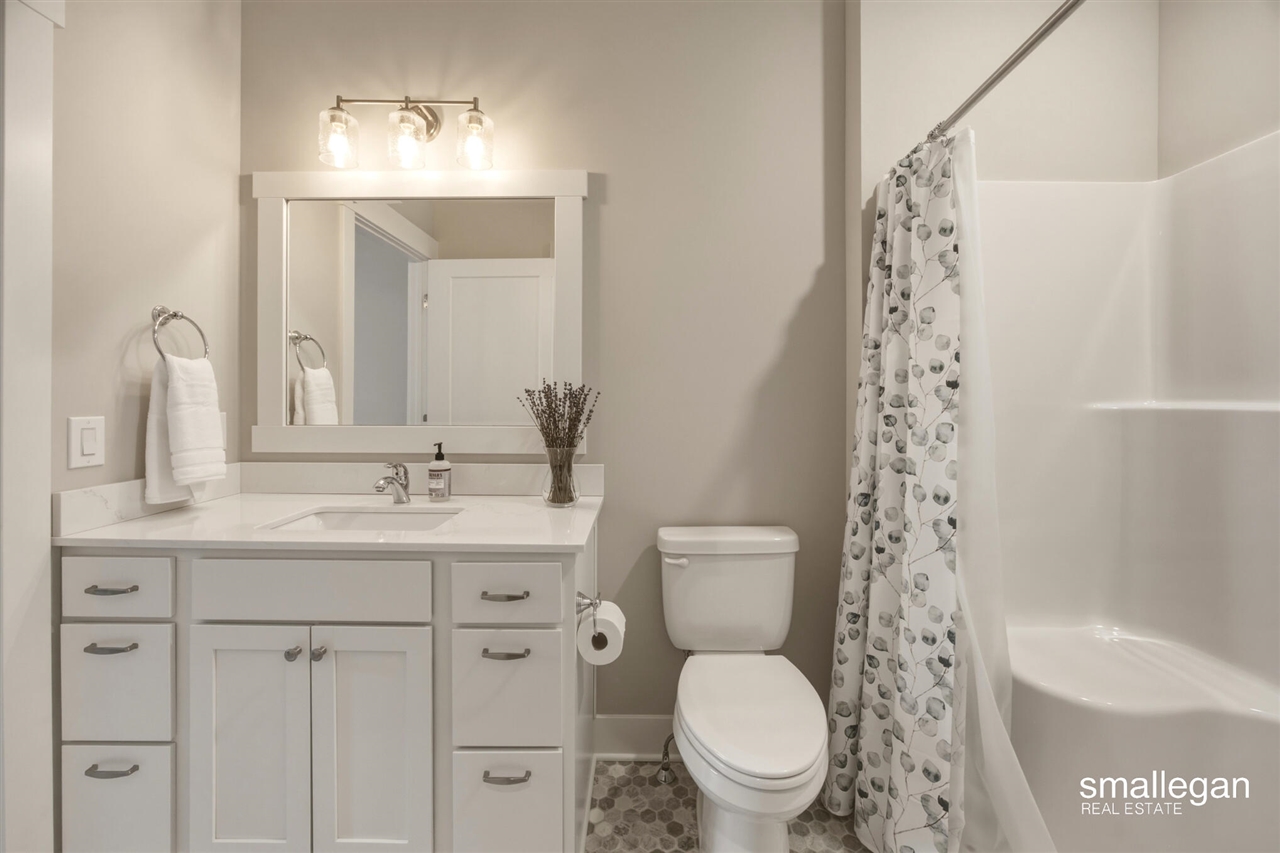 2382 Watertown Way Property Photo 18
