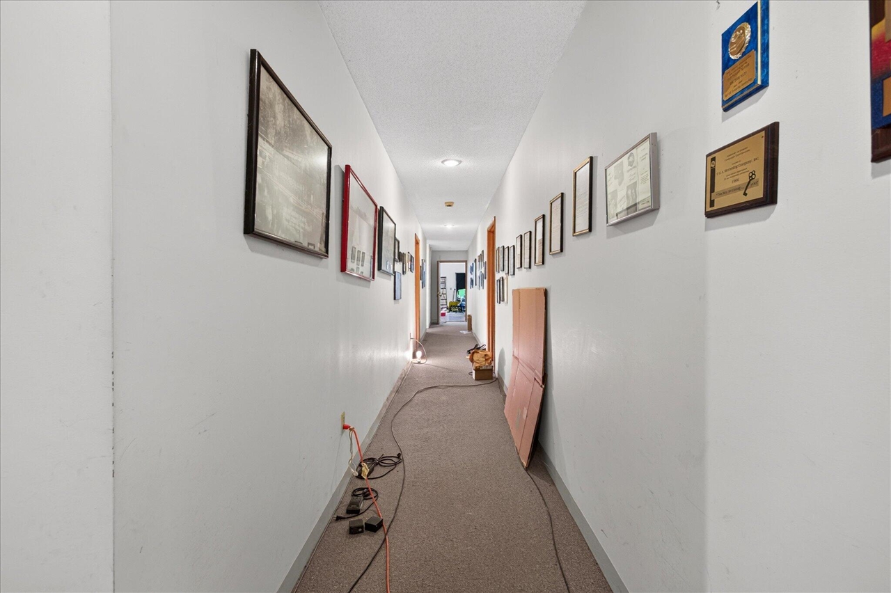 295 Urbandale Avenue Property Photo 8