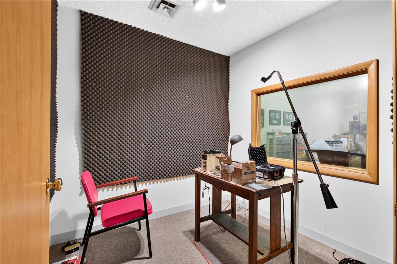295 Urbandale Avenue Property Photo 12
