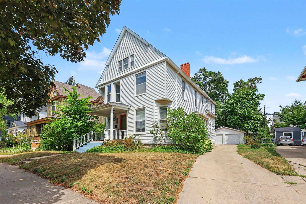 720 Morris Avenue Property Photo 1
