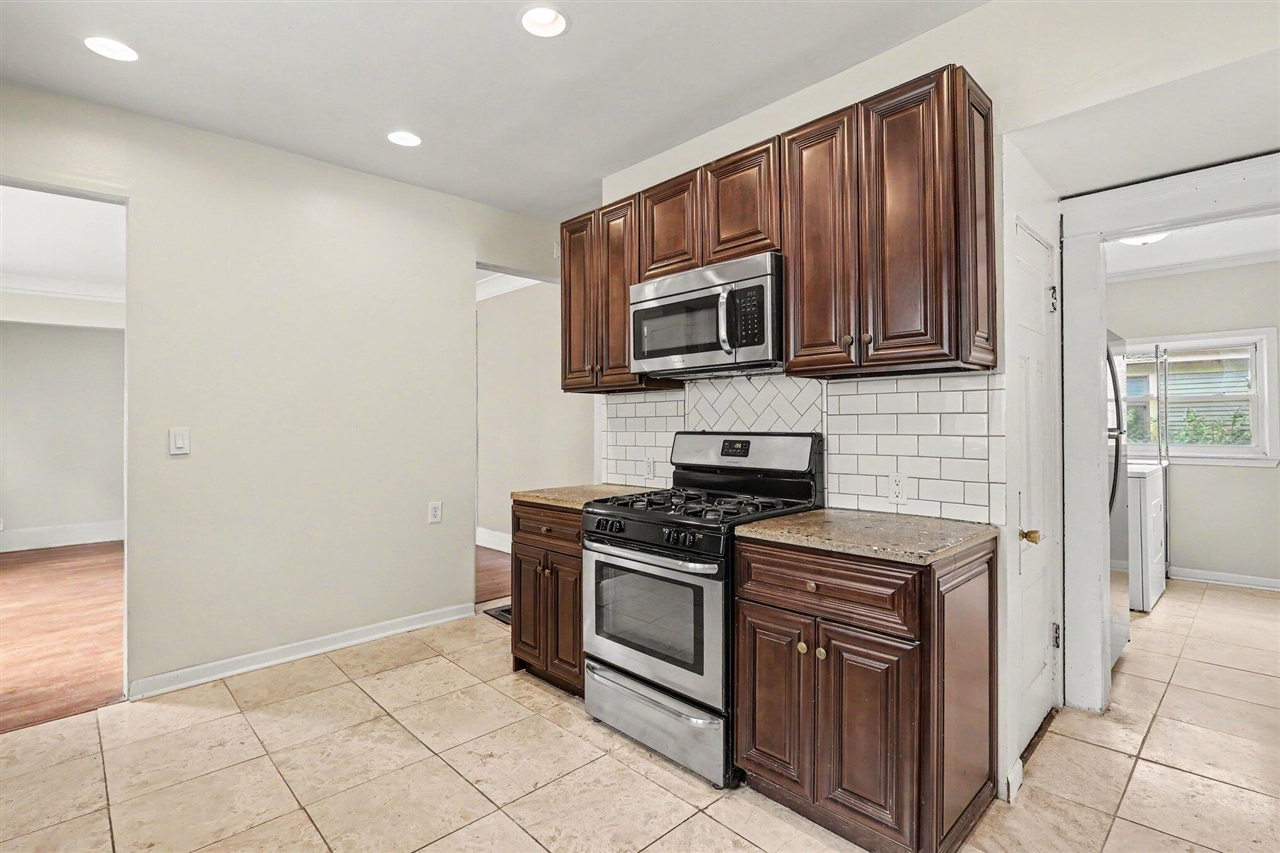 720 Morris Avenue Property Photo 11