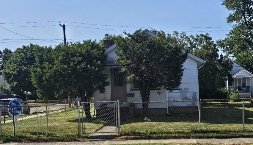 305 Chestnut Avenue Property Photo 1