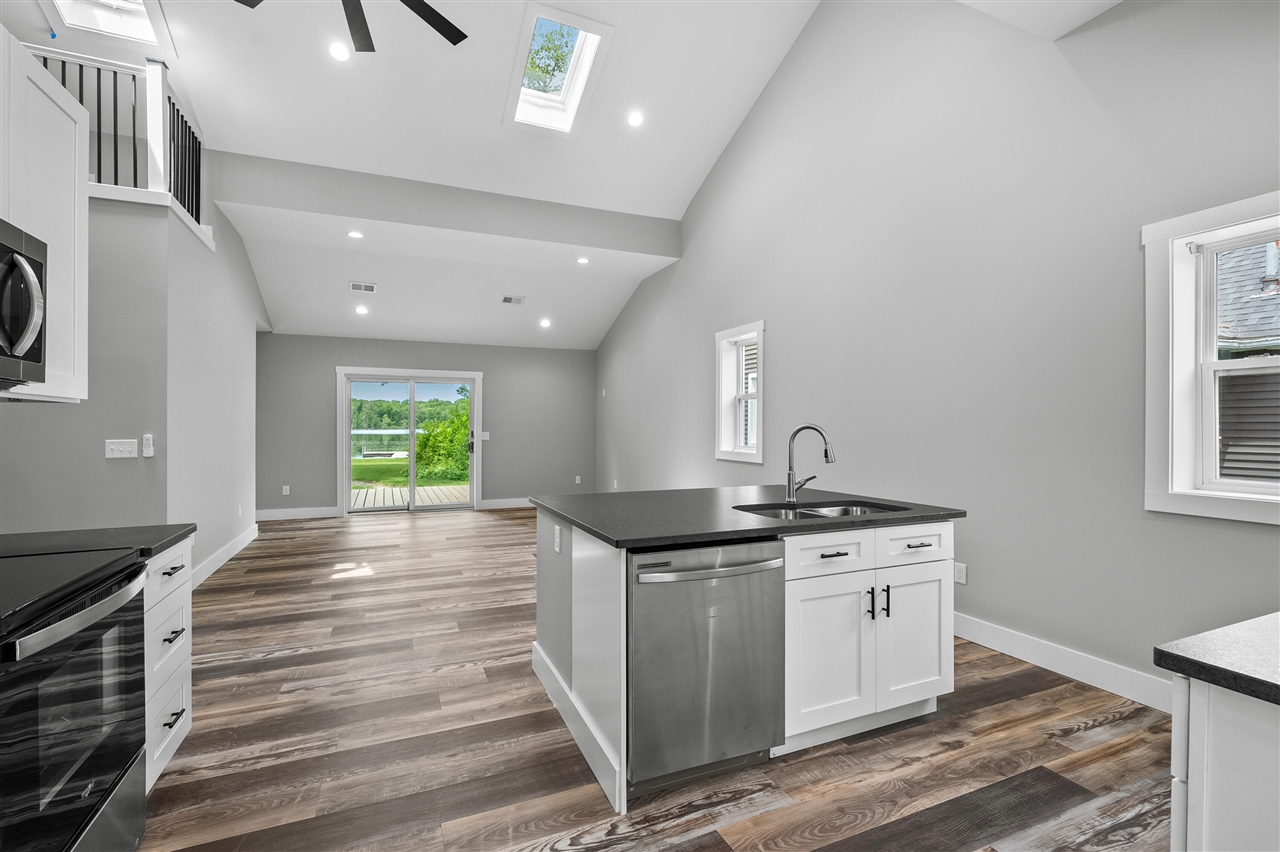 10574 Tomkinson Property Photo 7