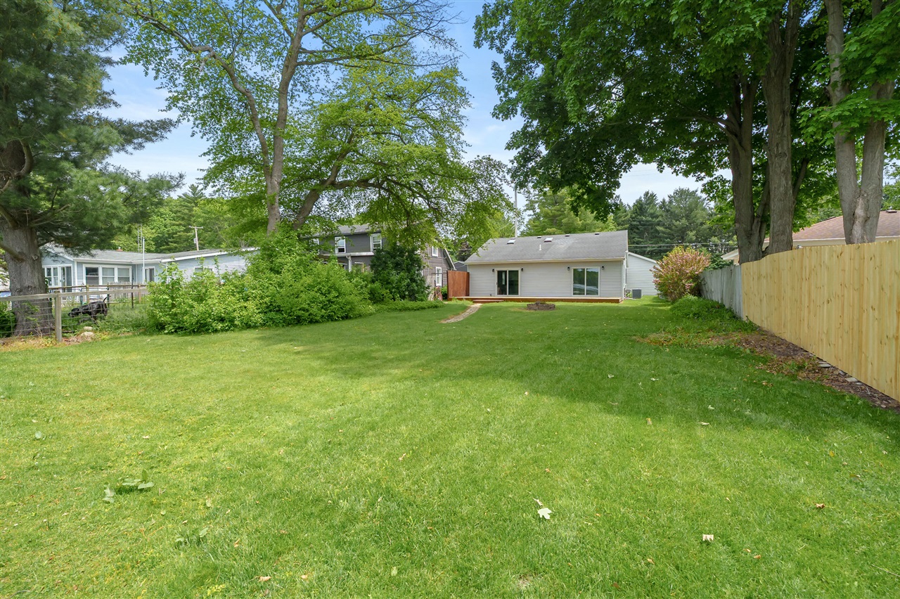 10574 Tomkinson Property Photo 36