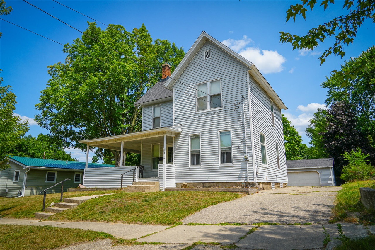 910 Pleasant Street Property Photo 1