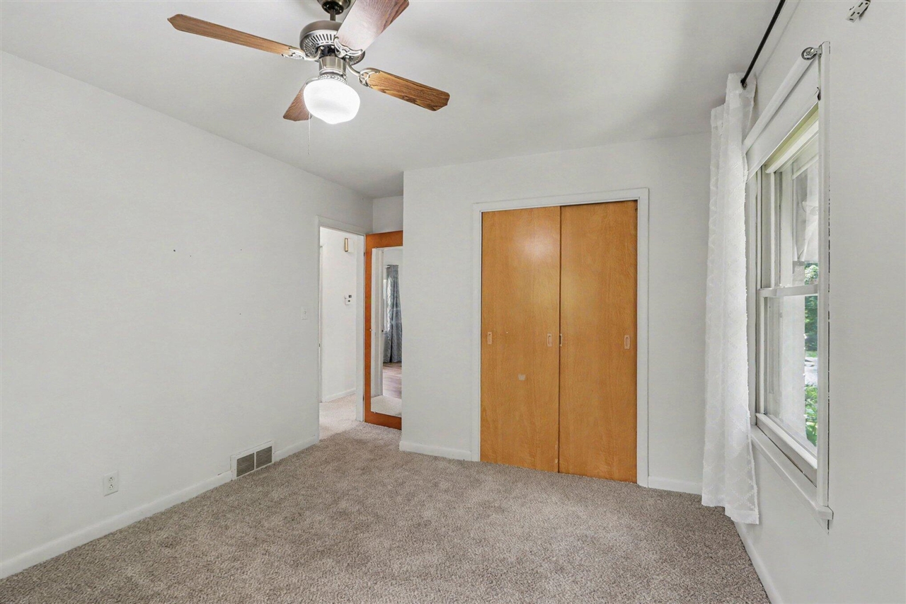 627 N Orient Street Property Photo 10