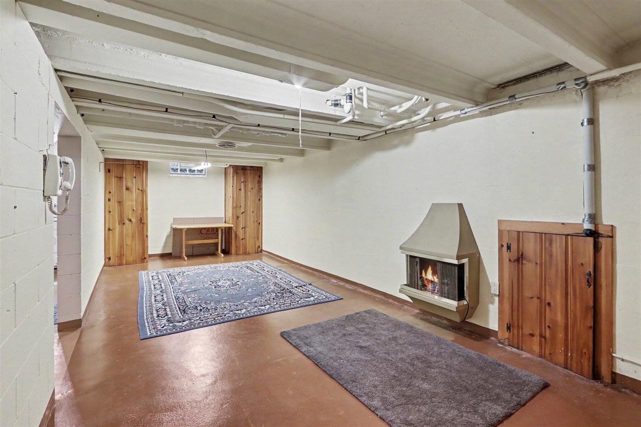 627 N Orient Street Property Photo 12