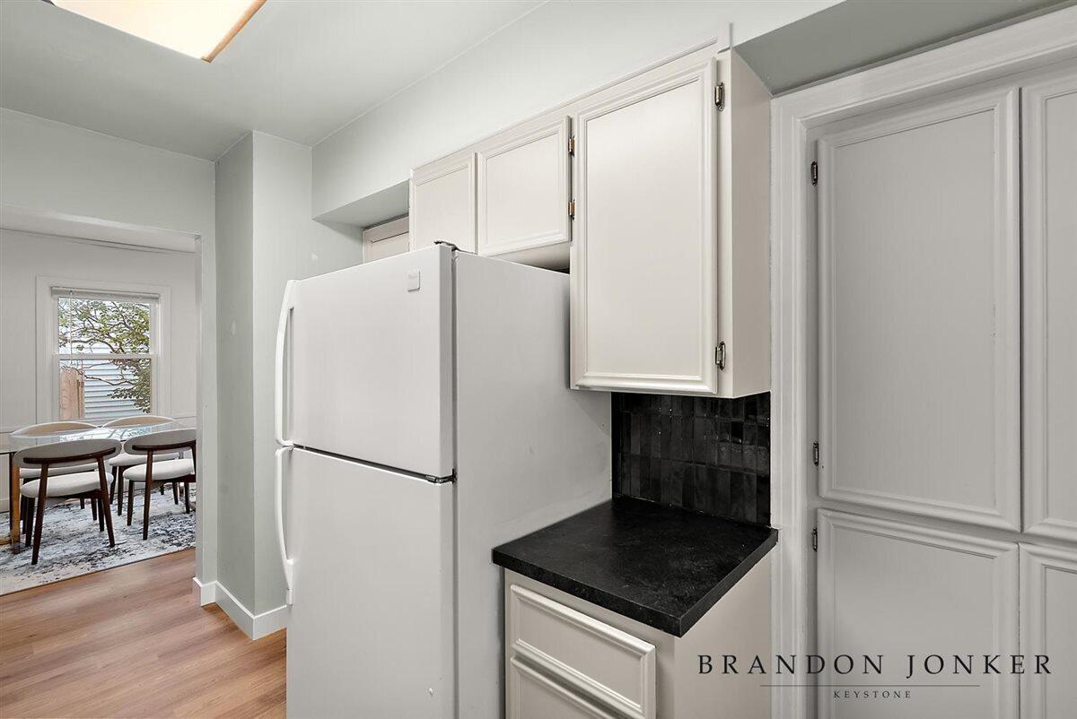 2417 Brooklyn Avenue Property Photo 11